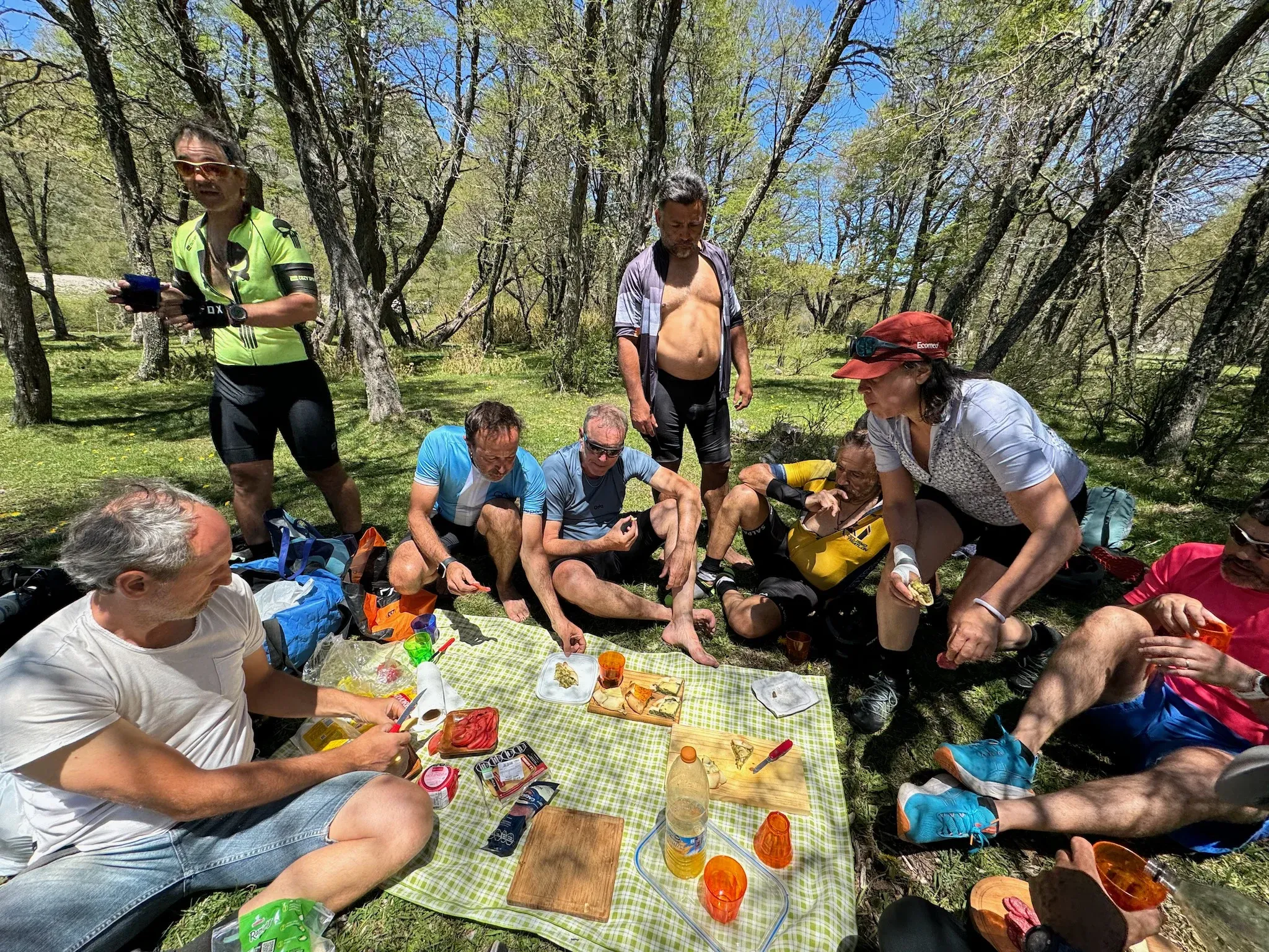 Almuerzo en el arroyo Culebra